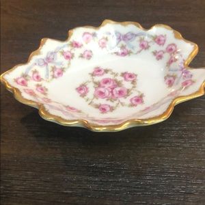limoges Accents - Small antique Limoges gold leaf dish limoges Accents - Small antique Limoges gold leaf dish
